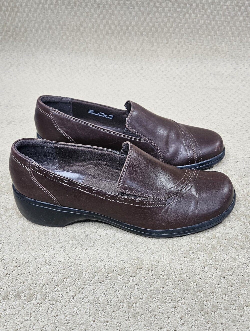 Clarks Bendables brown leather slip on loafer elastic at instep size 9.5 READ